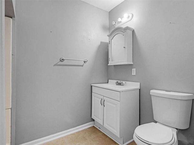 2298 East Lake Drive NE, Conyers, GA 30012