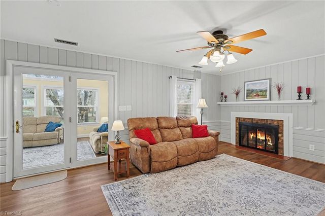 5585 Kane Drive, Pfafftown, NC 27040