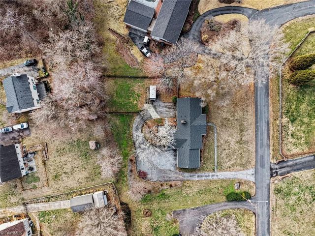 5585 Kane Drive, Pfafftown, NC 27040