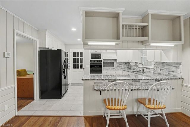 5585 Kane Drive, Pfafftown, NC 27040