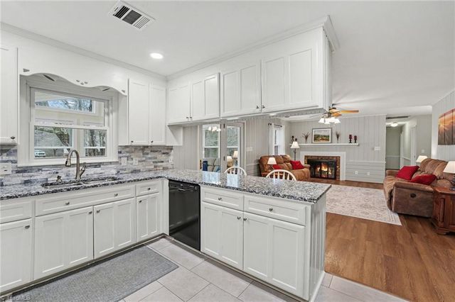 5585 Kane Drive, Pfafftown, NC 27040