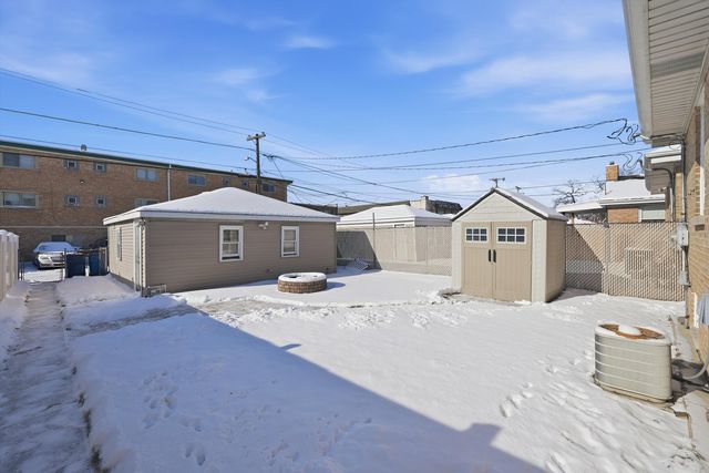 1822 N 18th Avenue, Melrose Park, IL 60160