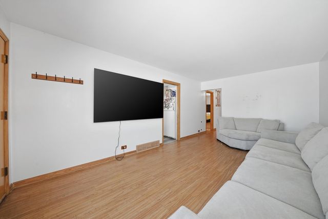 1822 N 18th Avenue, Melrose Park, IL 60160