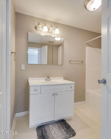 2808 East Center Street, Kingsport, TN 37664