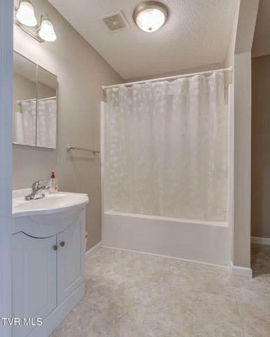 2808 East Center Street, Kingsport, TN 37664