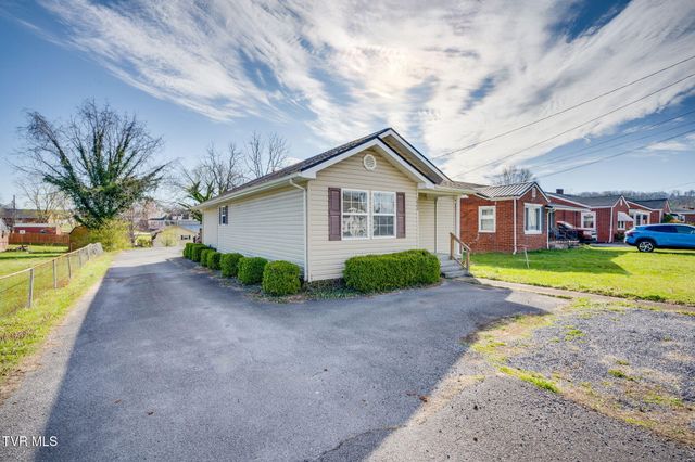 2808 East Center Street, Kingsport, TN 37664