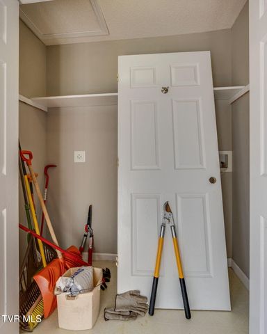 2808 East Center Street, Kingsport, TN 37664