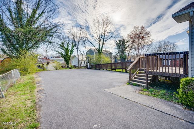 2808 East Center Street, Kingsport, TN 37664