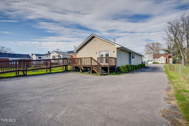 2808 East Center Street, Kingsport, TN 37664