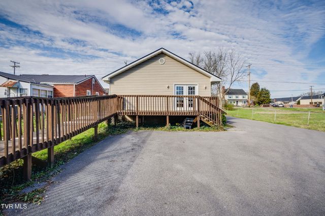 2808 East Center Street, Kingsport, TN 37664