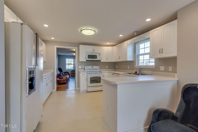 2808 East Center Street, Kingsport, TN 37664