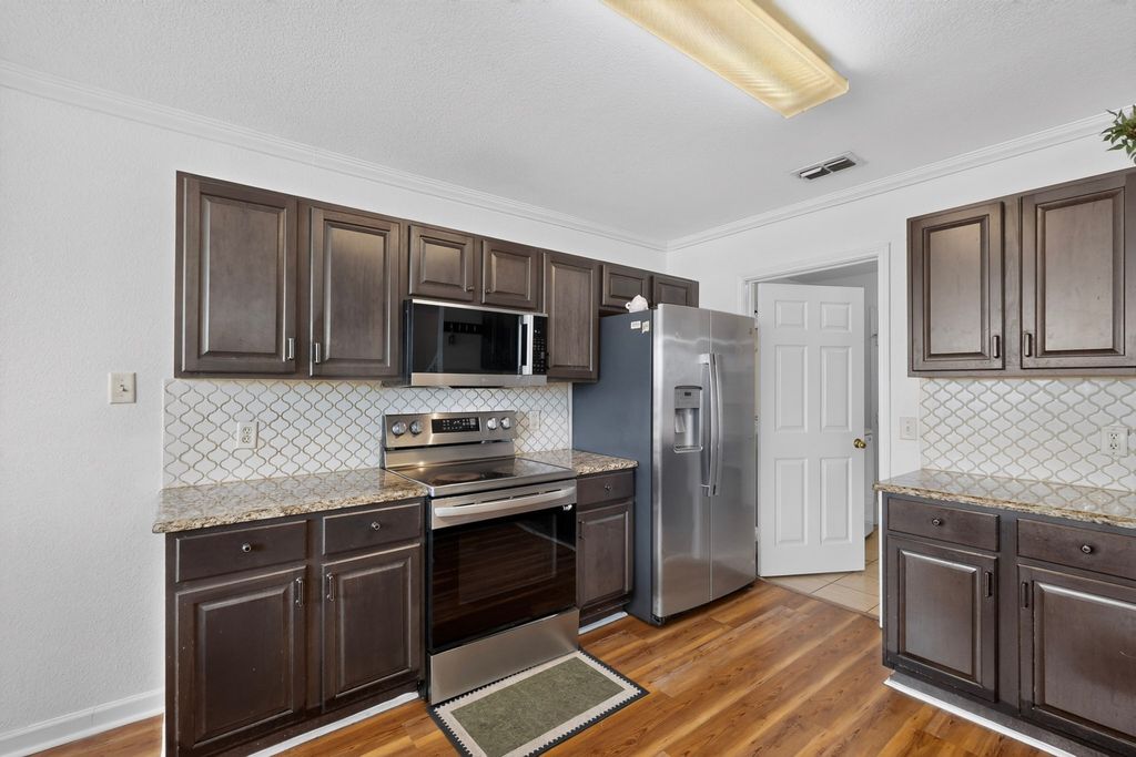 204 Centennial Place, Crowley, TX 76036 — photo 5