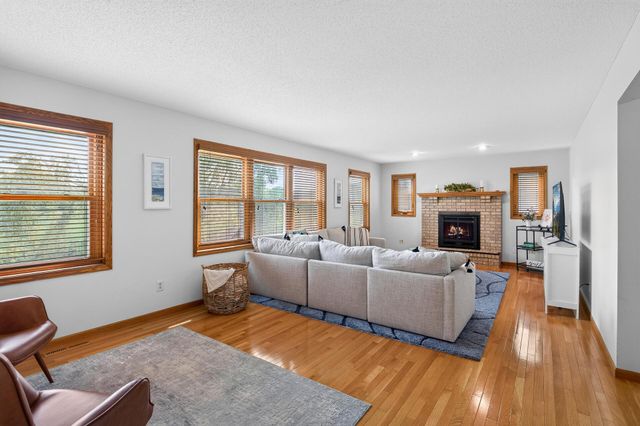 10575 52nd Avenue N, Plymouth, MN 55442