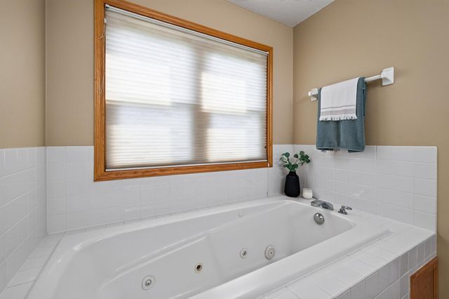 10575 52nd Avenue N, Plymouth, MN 55442