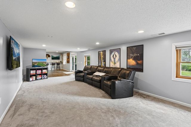10575 52nd Avenue N, Plymouth, MN 55442