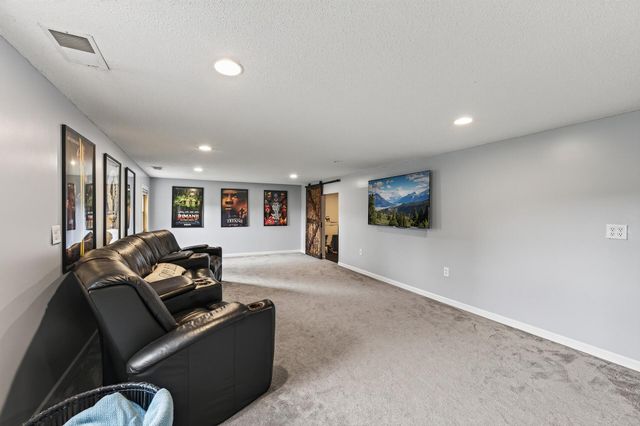 10575 52nd Avenue N, Plymouth, MN 55442