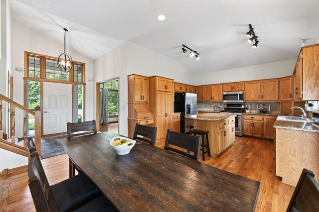 10575 52nd Avenue N, Plymouth, MN 55442