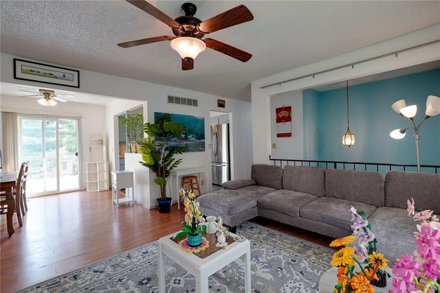 7312 NW 77th Terrace, Kansas City, MO 64152