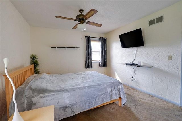 7312 NW 77th Terrace, Kansas City, MO 64152