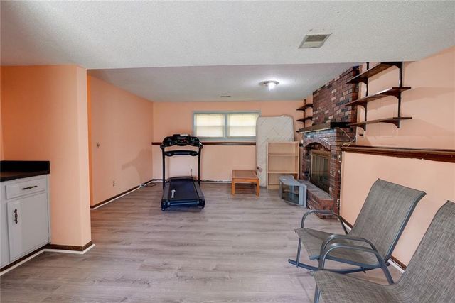 7312 NW 77th Terrace, Kansas City, MO 64152