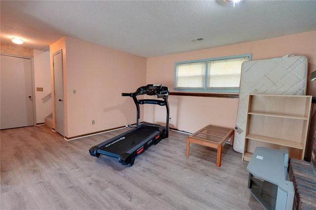 7312 NW 77th Terrace, Kansas City, MO 64152