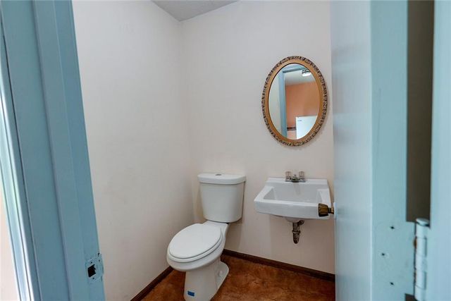 7312 NW 77th Terrace, Kansas City, MO 64152