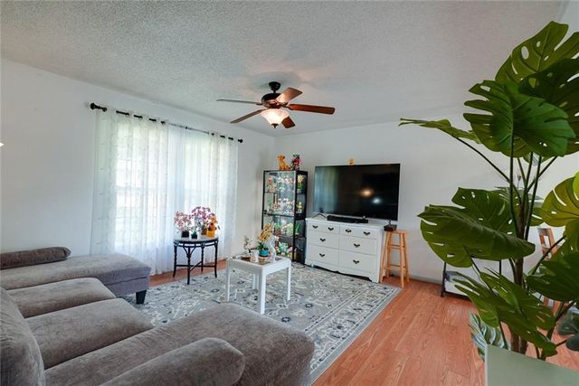 7312 NW 77th Terrace, Kansas City, MO 64152