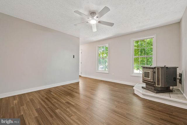 6740 SHOREHAM PL, La Plata, MD 20646