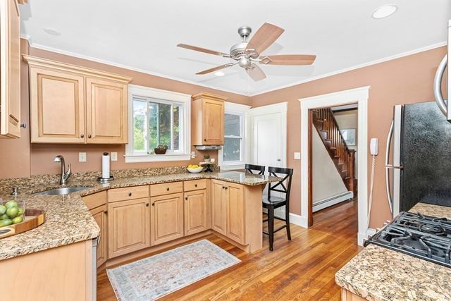 26 High St, Quincy, MA 02169