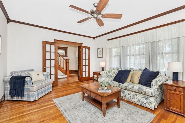 26 High St, Quincy, MA 02169