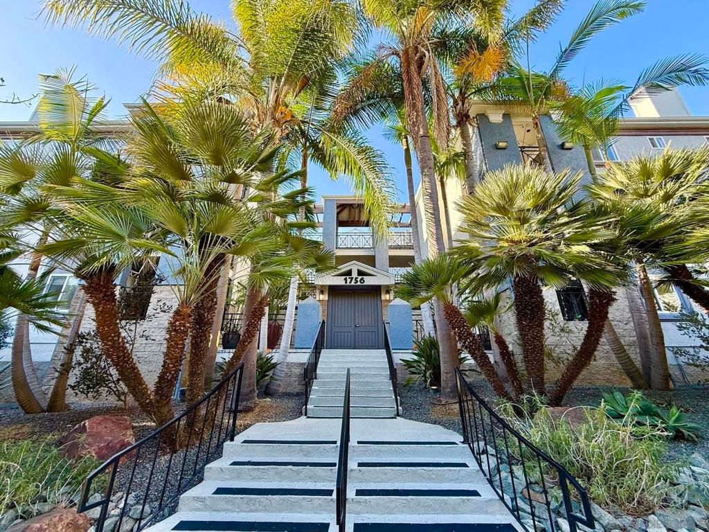 Image 1 of property listing at 1756 Essex St 305, San Diego, CA 92103