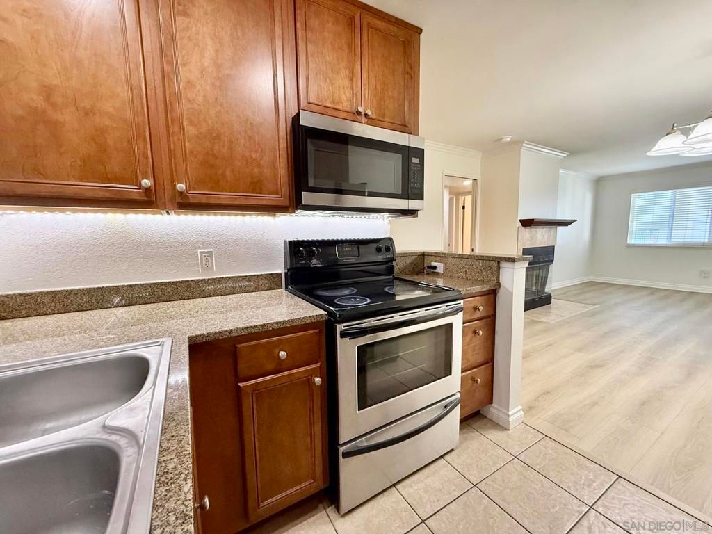 Image 13 of property listing at 1756 Essex St 305, San Diego, CA 92103