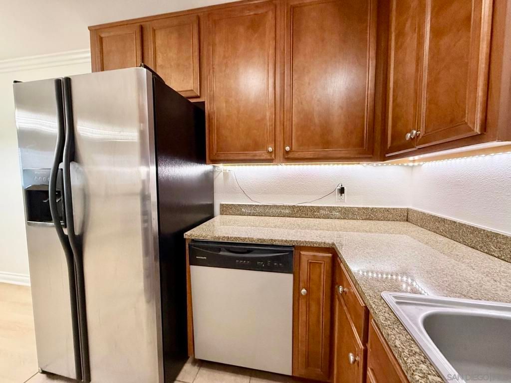 Image 15 of property listing at 1756 Essex St 305, San Diego, CA 92103