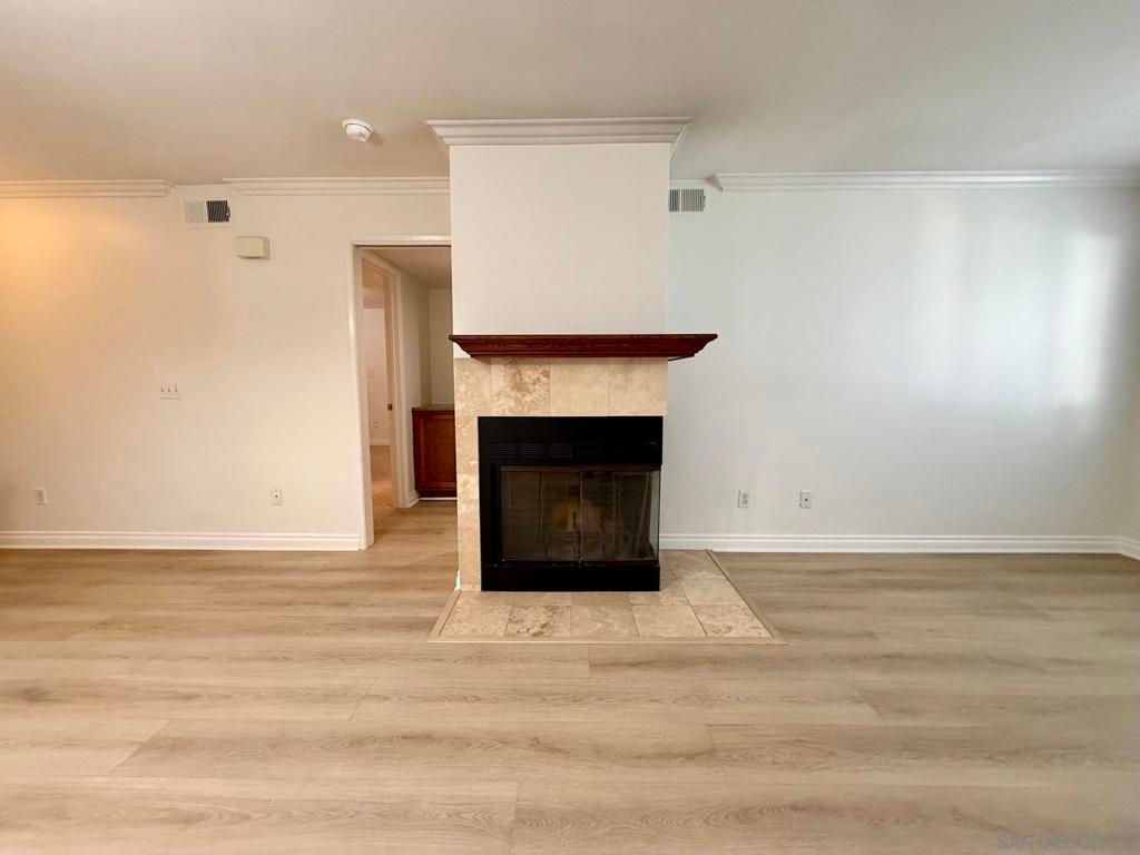 Image 16 of property listing at 1756 Essex St 305, San Diego, CA 92103