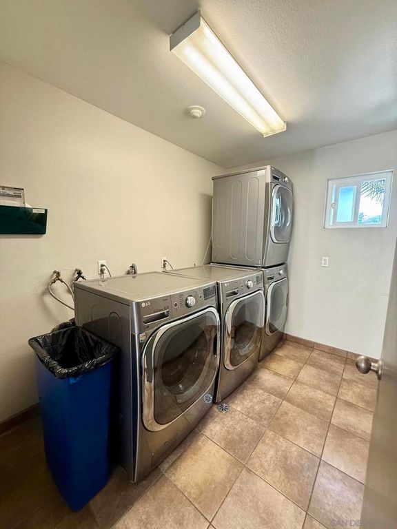 Image 43 of property listing at 1756 Essex St 305, San Diego, CA 92103