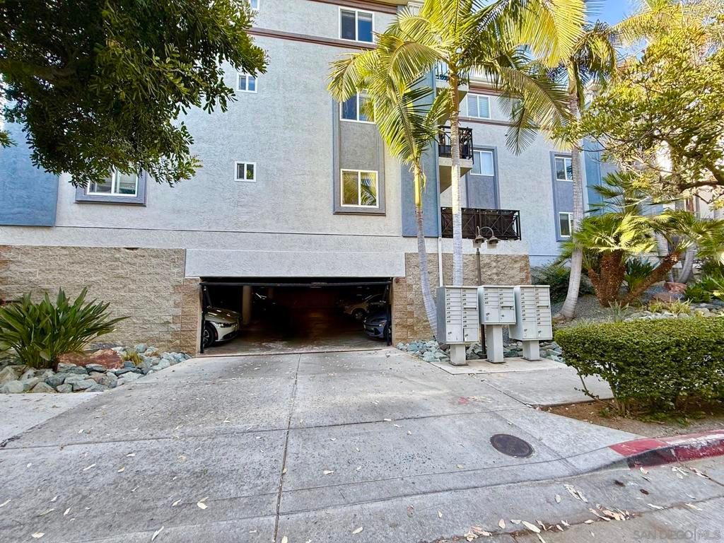 Image 44 of property listing at 1756 Essex St 305, San Diego, CA 92103