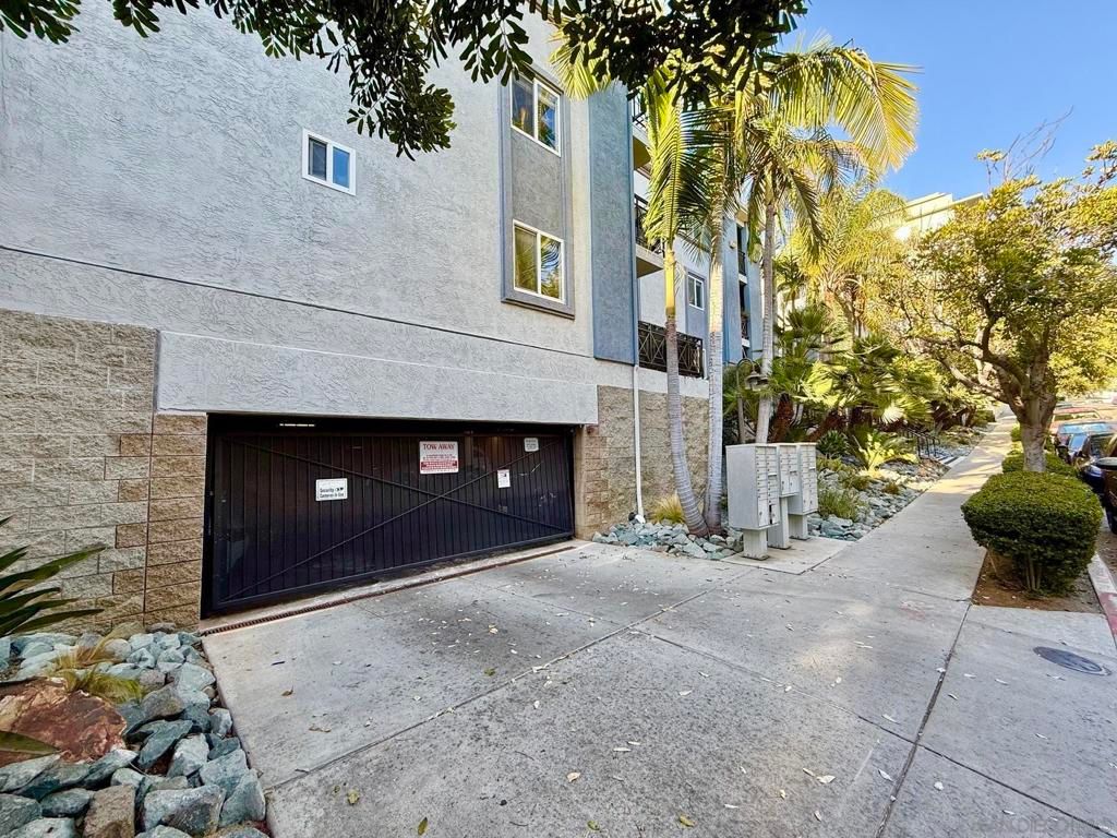 Image 46 of property listing at 1756 Essex St 305, San Diego, CA 92103