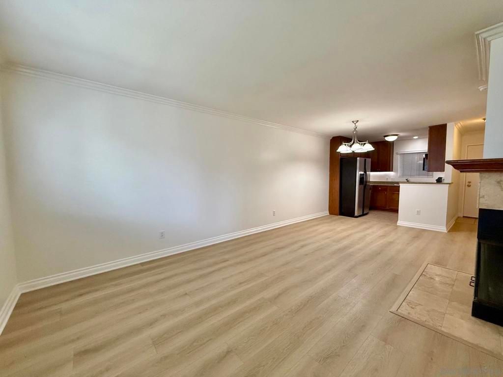 Image 7 of property listing at 1756 Essex St 305, San Diego, CA 92103