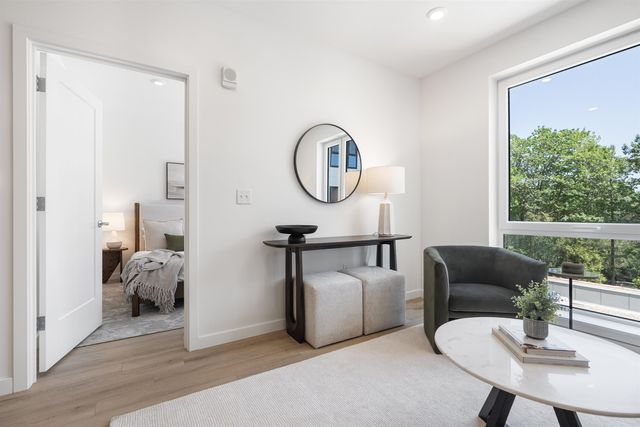 80 Constitution Ave Unit 221, Portsmouth, NH 03801