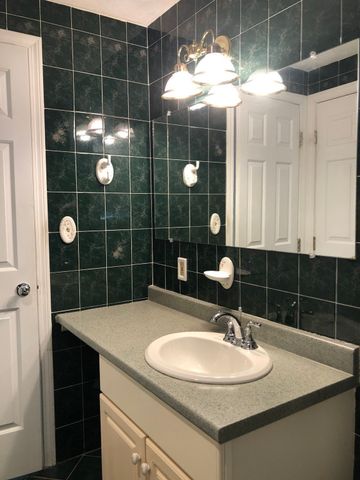 448 Essex St, Beverly, MA 01915