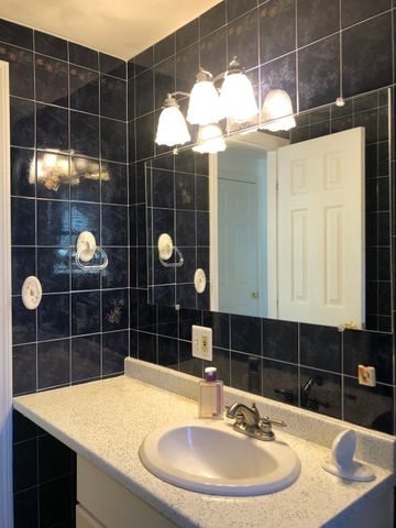448 Essex St, Beverly, MA 01915