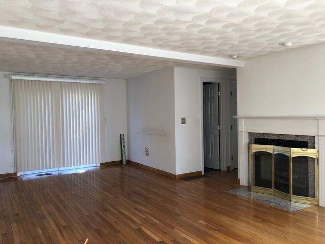 448 Essex St, Beverly, MA 01915