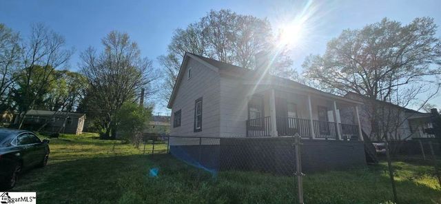 22 S 6th Street, Greenville, SC 29611