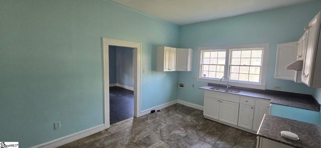 22 S 6th Street, Greenville, SC 29611