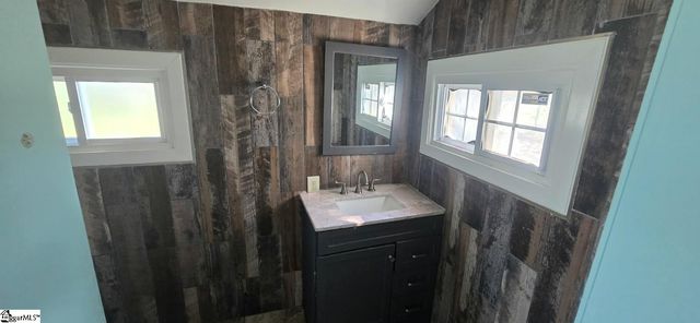 22 S 6th Street, Greenville, SC 29611