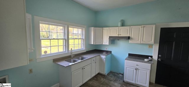 22 S 6th Street, Greenville, SC 29611