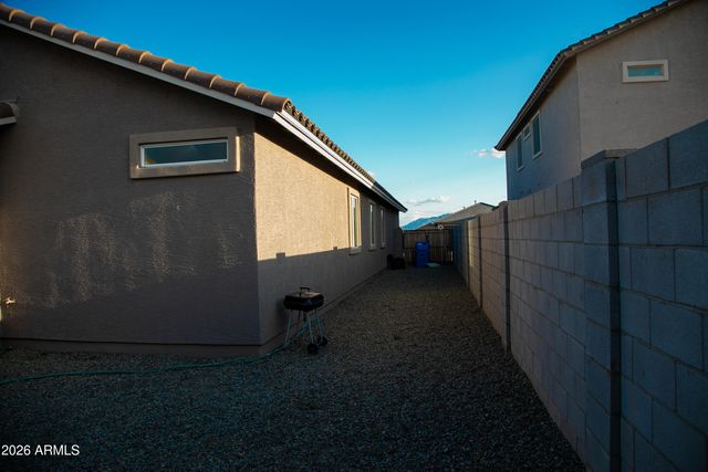 8426 W ATLANTIS Way, Tolleson, AZ 85353