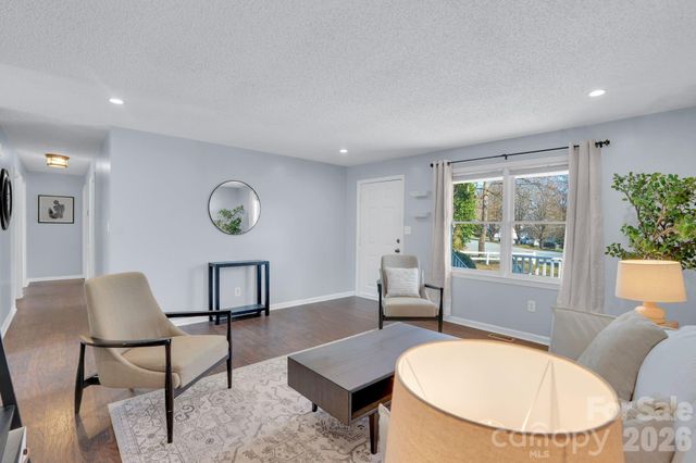 206 Ross Court, Belmont, NC 28012