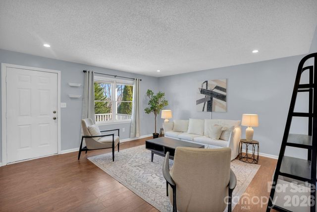 206 Ross Court, Belmont, NC 28012