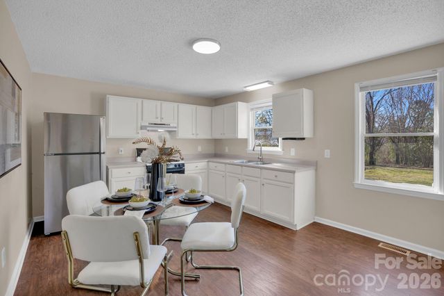 206 Ross Court, Belmont, NC 28012